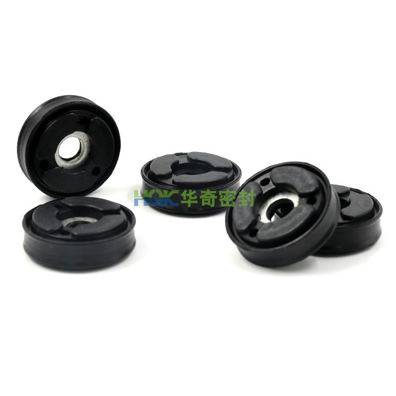 橡膠（jiāo）密封圈是最常用的密封材（cái）料（liào），其中以采用丁腈橡膠為主